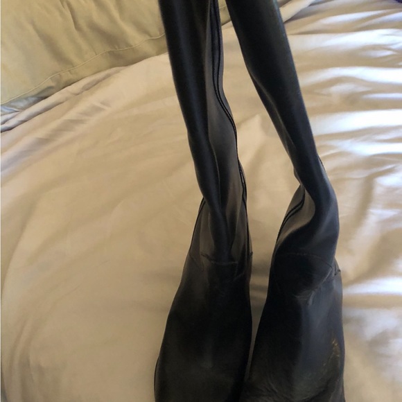 Beautiful black leather boots. - Picture 6 of 6